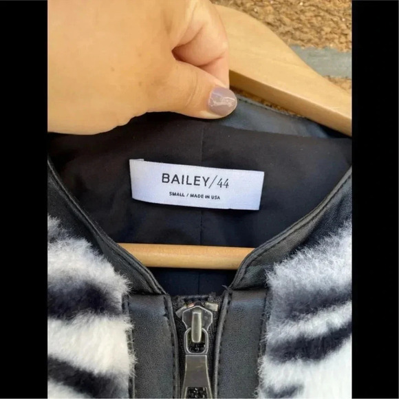 Bailey 44 zebra bomber jacket small - Picture 3 of 7